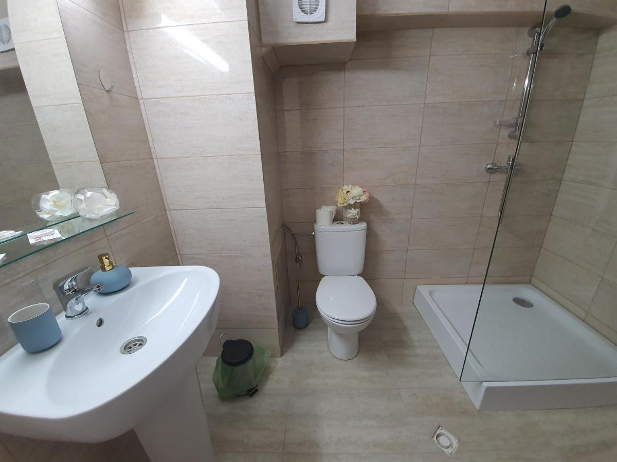 Bon Ton Residence ドロベタ＝トゥルヌ・セヴェリン エクステリア 写真